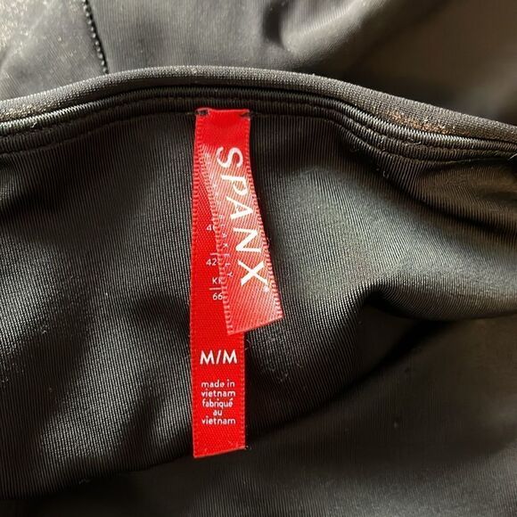 SPANX black faux leather look, high waisted leggings.  Medium - Picture 8 of 11